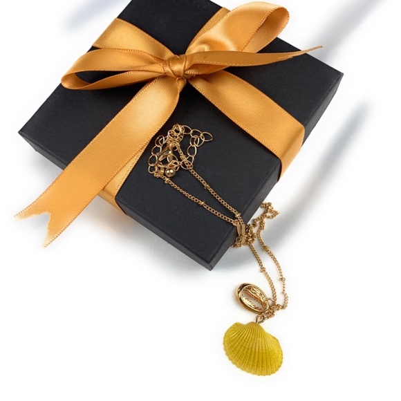 Olive Yellow Seashell & Cowrie Necklace - Picture 2 of 5